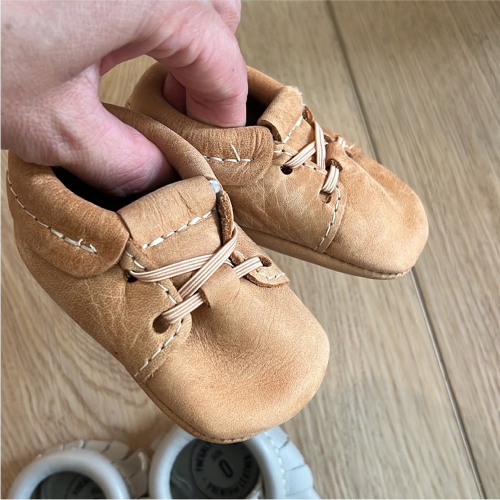 Freshly Picked Oxford Baby Moccasins